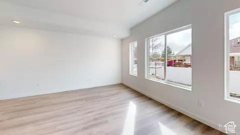 Living - 765 N Pheasantbrook Dr, Centerville, UT 84014 photo 5 of 6
