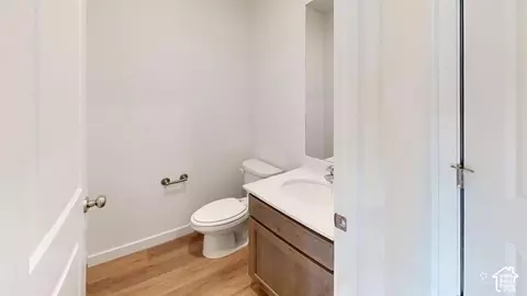 Bath - 765 N Pheasantbrook Dr, Centerville, UT 84014 photo 5 of 6