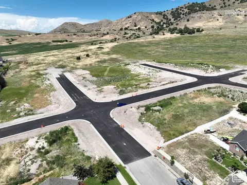 14 N 1200 E #16, Smithfield, UT 84335 photo 3