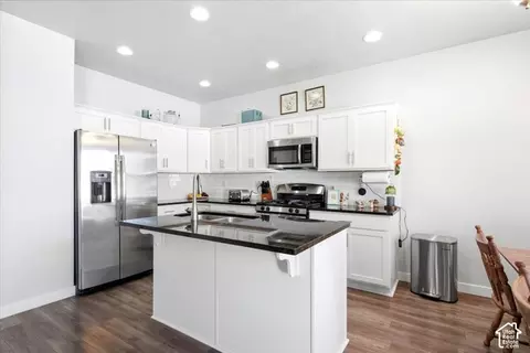 Kitchen - 1453 E Primrose Ln, Layton, UT 84040 photo 2 of 5