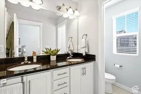 Bath - 1453 E Primrose Ln, Layton, UT 84040 photo 1 of 3
