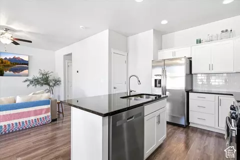 Kitchen - 1453 E Primrose Ln, Layton, UT 84040 photo 5 of 5