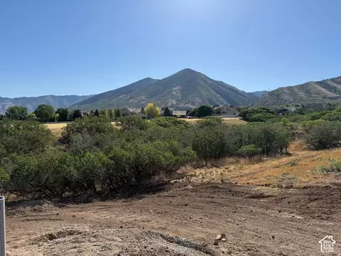 592 E Yorkshire Dr, Tooele, UT 84074 photo 2