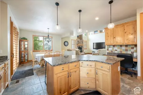 Kitchen - 1208 W Saddle Bluff Dr, Murray, UT 84123 photo 3 of 4