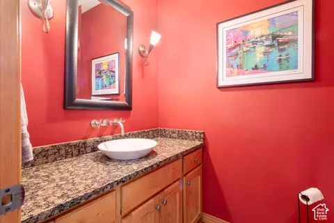 Bath - 1208 W Saddle Bluff Dr, Murray, UT 84123 photo 1 of 5