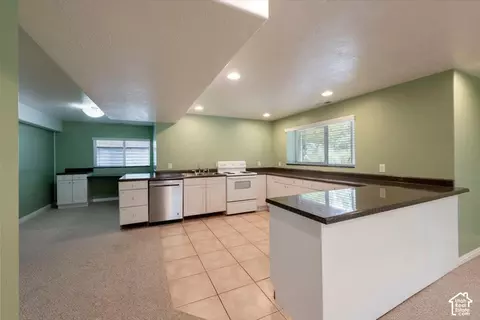 Kitchen - 1208 W Saddle Bluff Dr, Murray, UT 84123 photo 4 of 4