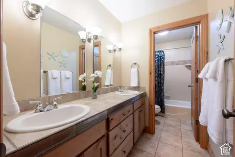 Bath - 1208 W Saddle Bluff Dr, Murray, UT 84123 photo 4 of 5