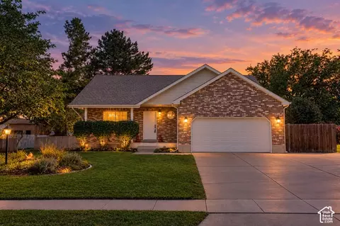 3925 W Dunkeld St S, South Jordan, UT 84095