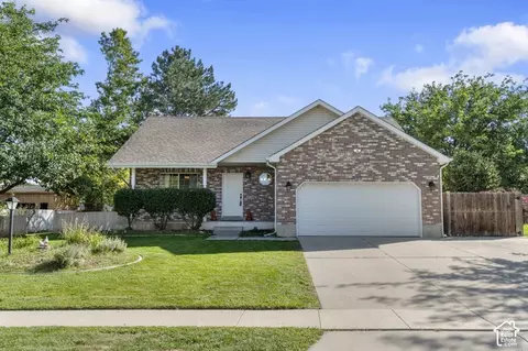 3925 W Dunkeld St S, South Jordan, UT 84095