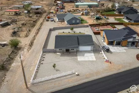 View/Area - 5020 Spanish Valley Dr, Moab, UT 84532 photo 3 of 9