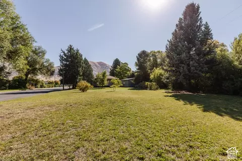 Exterior - 3959 S Main St, Nibley, UT 84321 photo 4 of 8