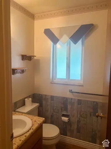 Bath - 145 N 400 E #29, Orem, UT 84097 photo 2 of 3