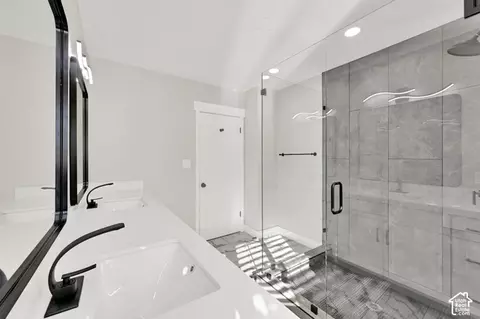 Bath - 4230 S 2700 E, Holladay, UT 84124 photo 2 of 4