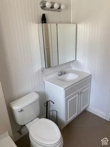 Bath - 110 E 2250 S, Bountiful, UT 84010 photo 3 of 3