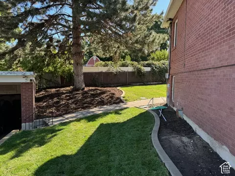 Exterior - 110 E 2250 S, Bountiful, UT 84010 photo 4 of 6