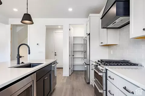 Kitchen - 371 W Ascent Dr #264, Hideout, UT 84036 photo 4 of 6