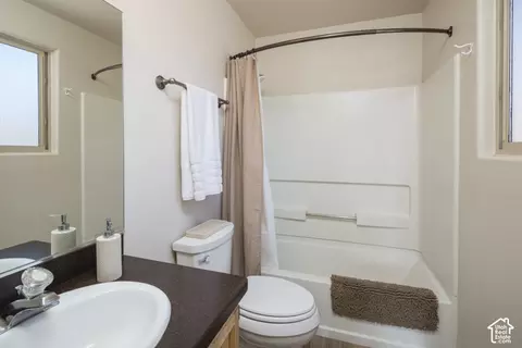 Bath - 3253 E Fairway Loop, Moab, UT 84532 photo 2 of 2