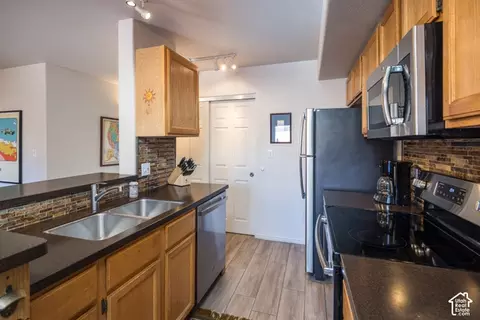 Kitchen - 3253 E Fairway Loop, Moab, UT 84532 photo 2 of 3