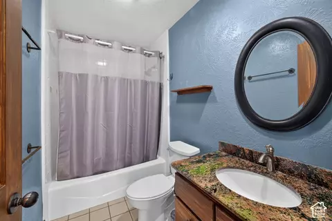 Bath - 4095 Mountain Ct, Moab, UT 84532 photo 3 of 5