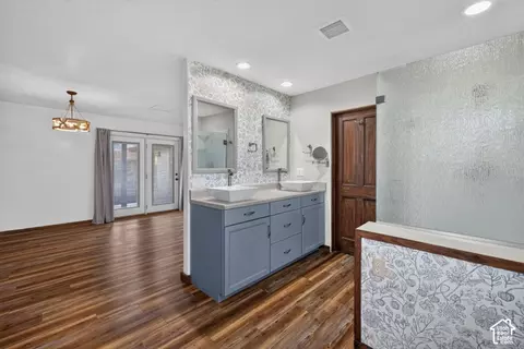 Bath - 4095 Mountain Ct, Moab, UT 84532 photo 2 of 5