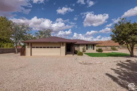 Exterior - 4095 Mountain Ct, Moab, UT 84532 photo 4 of 16