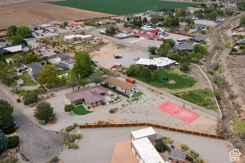 View/Area - 4095 Mountain Ct, Moab, UT 84532 photo 3 of 6