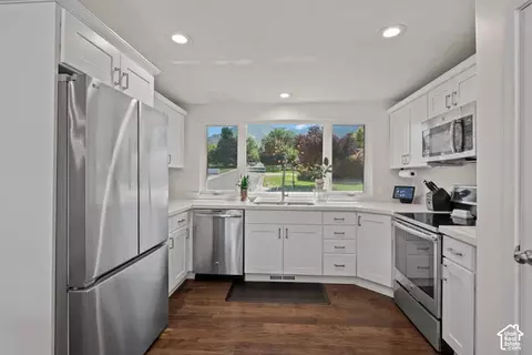 Kitchen - 4284 S Vallejo Dr E, Holladay, UT 84117 photo 2 of 5