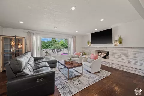 Living - 4284 S Vallejo Dr E, Holladay, UT 84117 photo 3 of 6