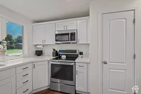 Kitchen - 4284 S Vallejo Dr E, Holladay, UT 84117 photo 3 of 5