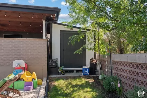 Exterior - 4284 S Vallejo Dr E, Holladay, UT 84117 photo 10 of 15