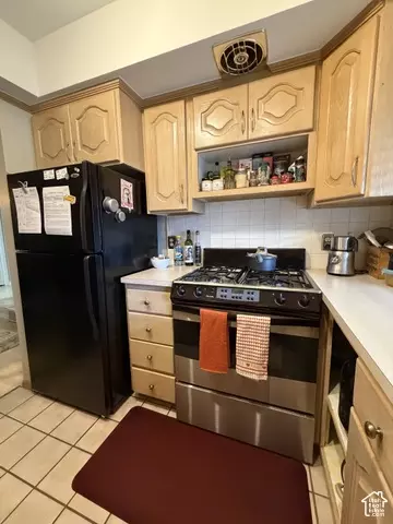 Kitchen - 1533 E Waterbury Dr Apt L S, Murray, UT 84121 photo 5 of 5