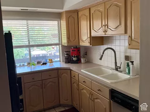 Kitchen - 1533 E Waterbury Dr Apt L S, Murray, UT 84121 photo 2 of 5