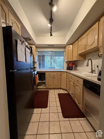 Kitchen - 1533 E Waterbury Dr Apt L S, Murray, UT 84121 photo 1 of 5