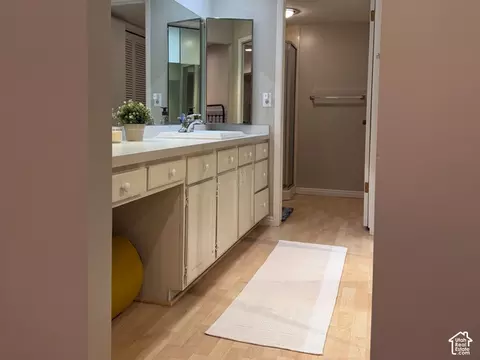 Bath - 1533 E Waterbury Dr Apt L S, Murray, UT 84121 photo 2 of 2