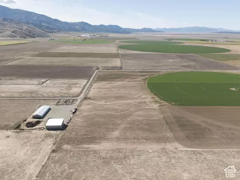 698 W Crooked Ln, Levan, UT 84639 photo 3