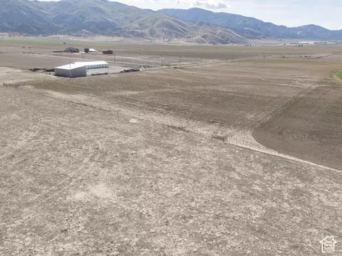 698 W Crooked Ln, Levan, UT 84639 photo 7