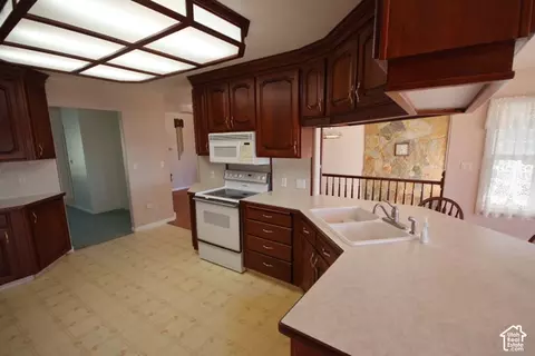 Kitchen - 1140 Windsor Dr, River Heights, UT 84321 photo 3 of 6