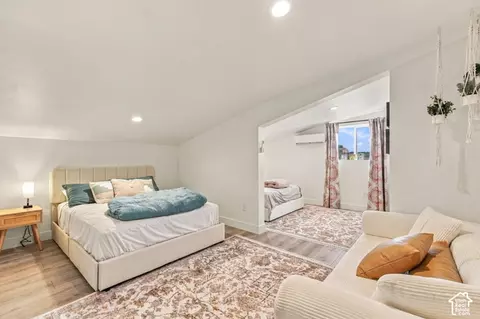 Bedroom - 215 S Copper Rd E, Kanab, UT 84741 photo 5 of 9