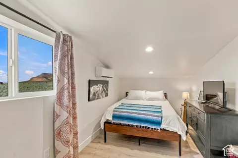 Bedroom - 215 S Copper Rd E, Kanab, UT 84741 photo 7 of 9