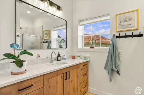 Bath - 215 S Copper Rd E, Kanab, UT 84741 photo 1 of 3