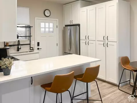 Kitchen - 215 S Copper Rd E, Kanab, UT 84741 photo 4 of 5
