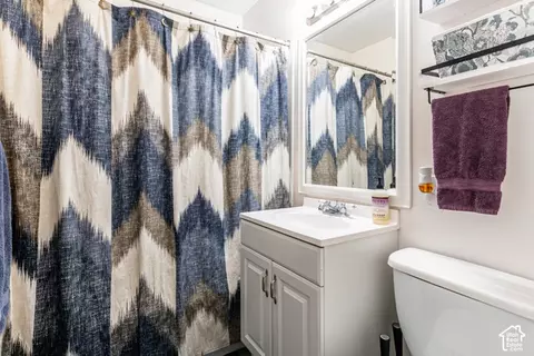 Bath - 1619 N Davis W, Layton, UT 84041 photo 1 of 2