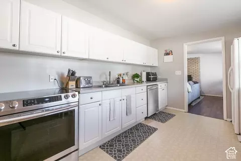 Kitchen - 1619 N Davis W, Layton, UT 84041 photo 1 of 3