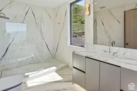 Bath - 382 N 900 E, Providence, UT 84332 photo 3 of 10