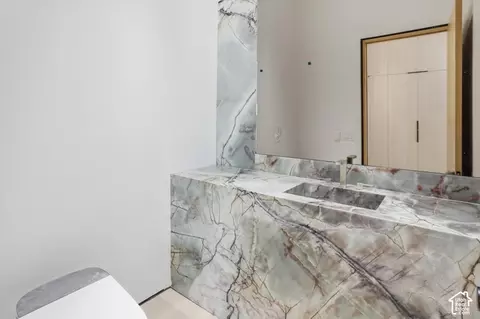 Bath - 382 N 900 E, Providence, UT 84332 photo 6 of 10