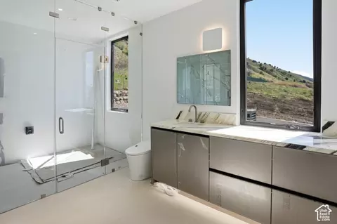 Bath - 382 N 900 E, Providence, UT 84332 photo 2 of 10