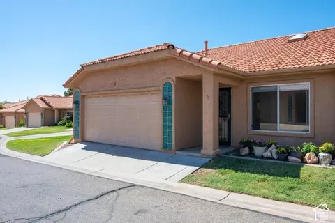 Exterior - 151 W Telegraph St #2, Washington, UT 84780 photo 2 of 5