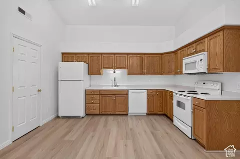 Kitchen - 151 W Telegraph St #2, Washington, UT 84780 photo 2 of 4