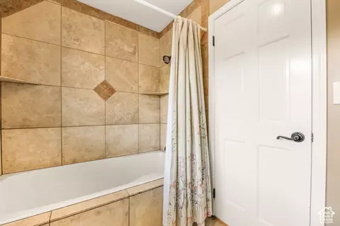 Bath - 8415 S Red River Rd, Sandy, UT 84093 photo 8 of 10