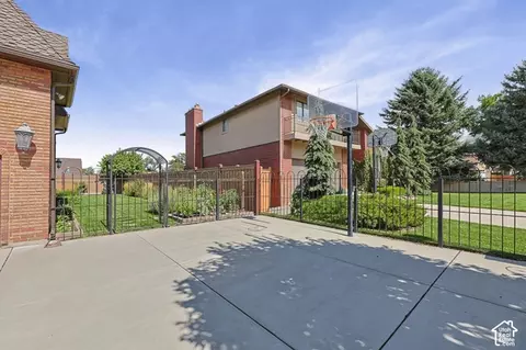 Exterior - 8415 S Red River Rd, Sandy, UT 84093 photo 16 of 25